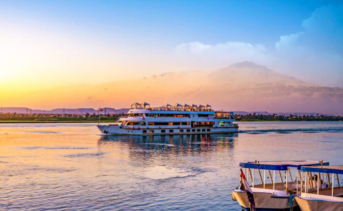 Amazing picture of one of the wonderful Nile cruises