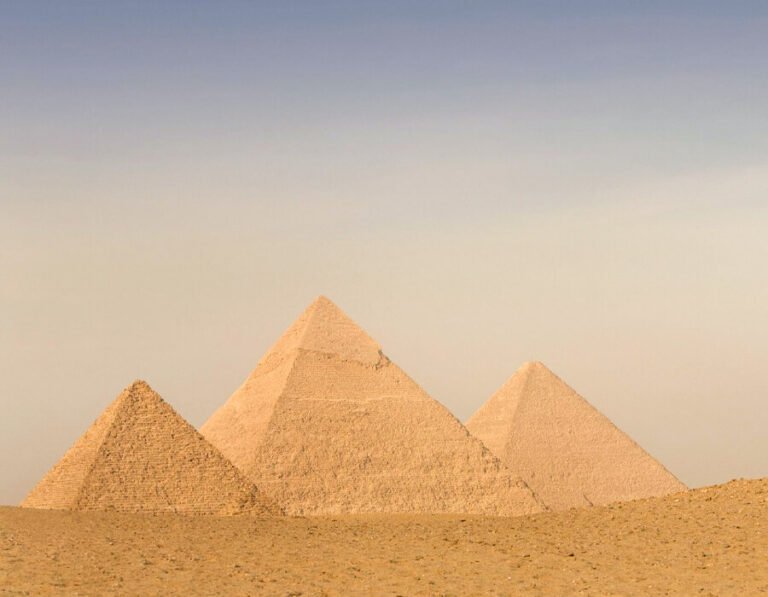 Fun Facts about the Pyramids of Giza & Interesting Mysteries