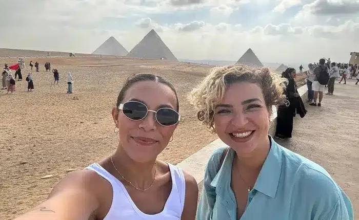 amazing-visitors-at-the-pyramids-with-our-lovely-guide-mai-saeed